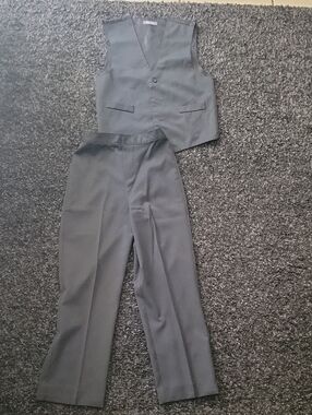 Van Heusen Boys Gray Dress Vest & Trousers Set